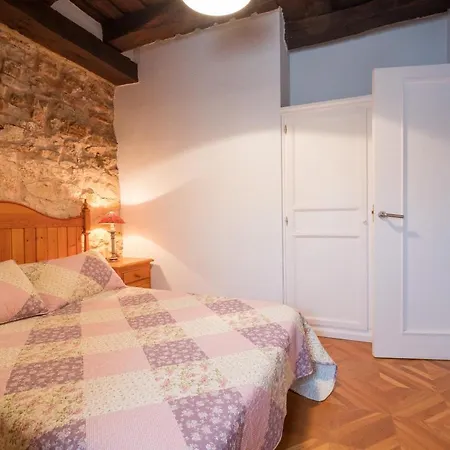 Casas De Valoria *