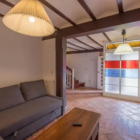 Casas De Valoria *